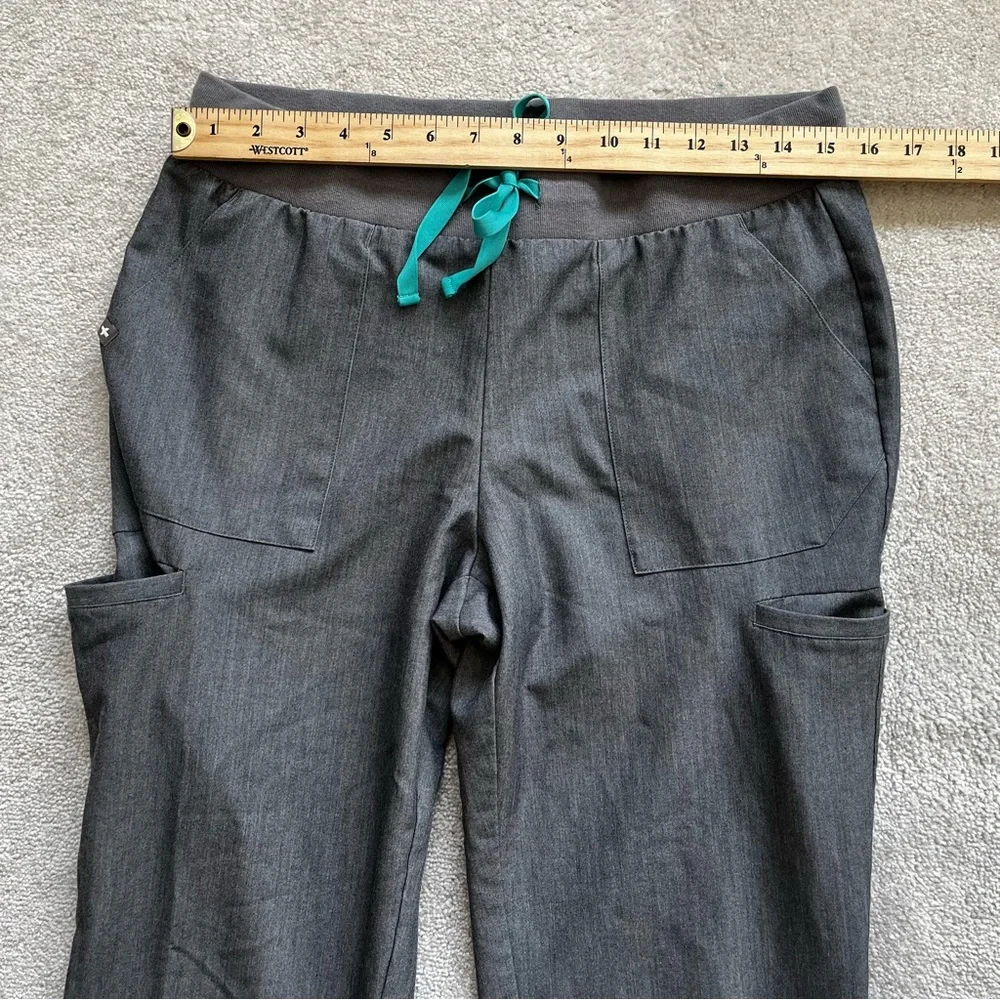 FIGS TECHNICAL COLLECTION PANTS SIZE MEDIUM NURSE DOCTOR HOSPITAL SCRUBS